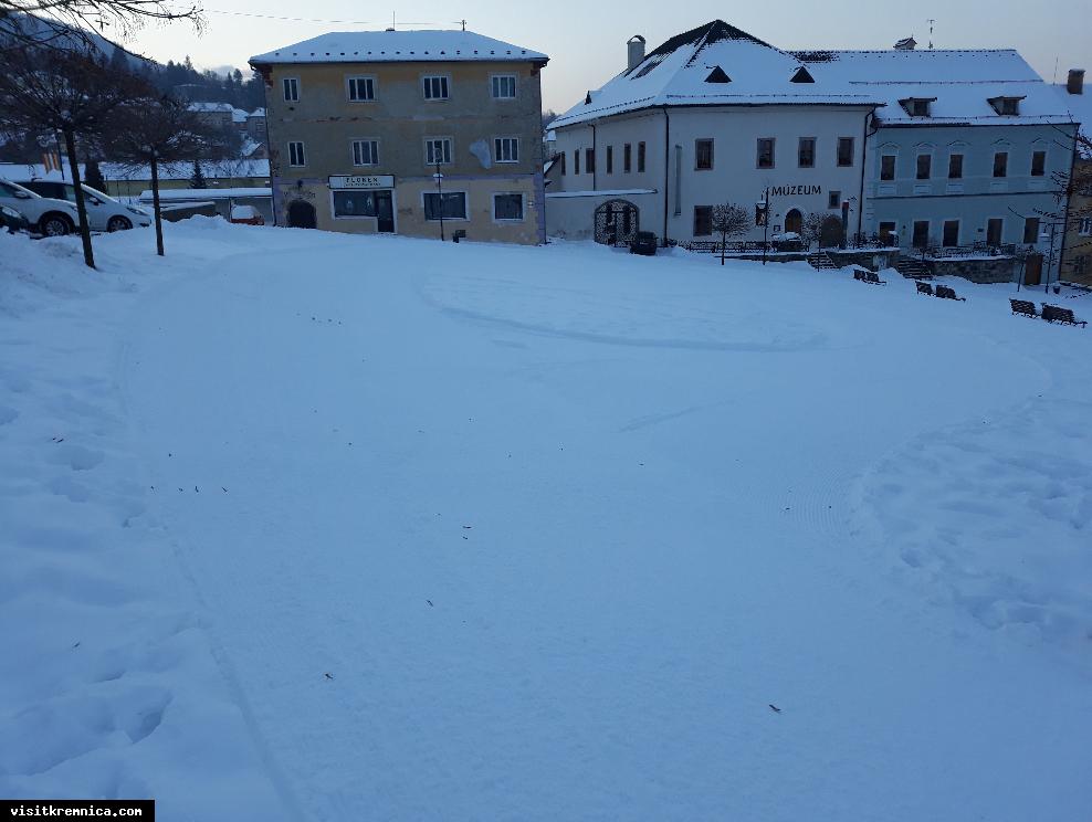 Atraktívne bežkovanie na námestí