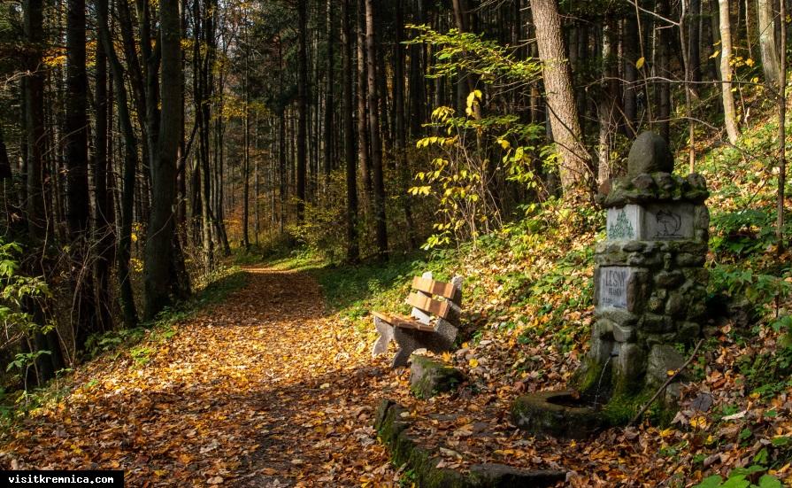 V každom ročnom období je prechádzka Gróbňovým chodníkom príjemný relax