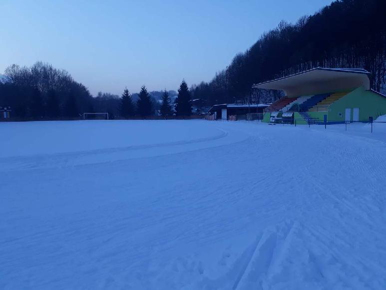 bežecký okruh na futbalovom ihrisku